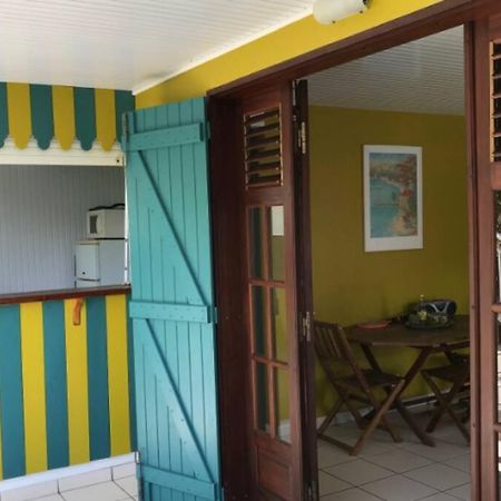 Case A Lili, Joli Bas De Villa Face A La Mer. Terre-De-Haut Exteriör bild
