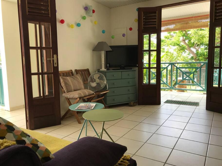 Case A Lili, Joli Bas De Villa Face A La Mer. Terre-De-Haut Exteriör bild